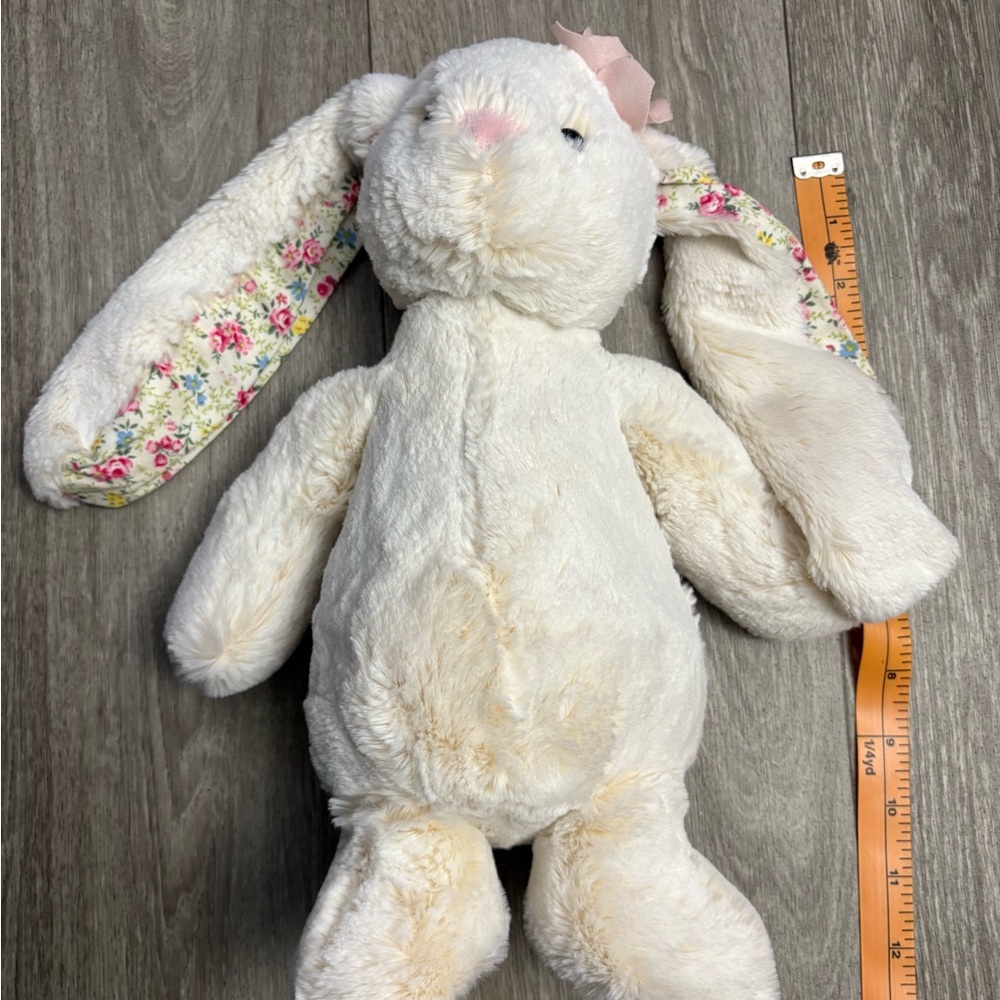 Daisy Cream Plush Toy with Floral Accents